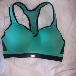 34D Victoria’s Secret Sports Bra